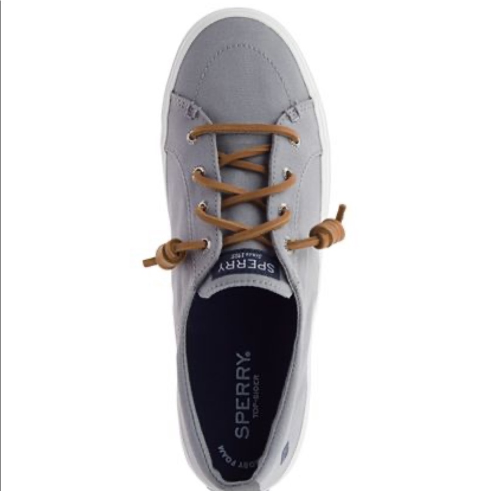Women’s Crest Vibe Lace Up Fashion Sneakers